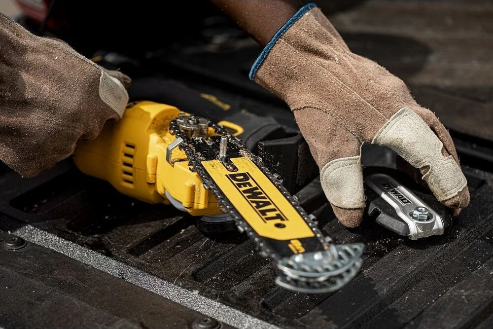 Akumuliatorinis grandininis pjūklas DeWalt DCMPS520N-XJ (be akumuliatoriaus ir pakrovėjo)