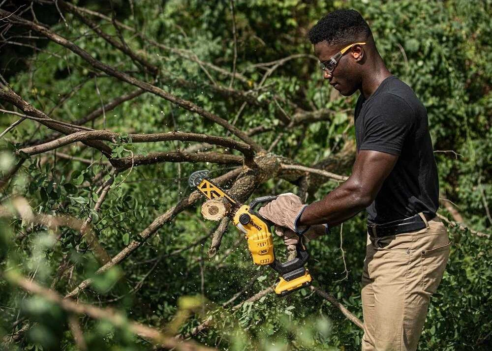 Akumuliatorinis grandininis pjūklas DeWalt DCMPS520N-XJ (be akumuliatoriaus ir pakrovėjo)