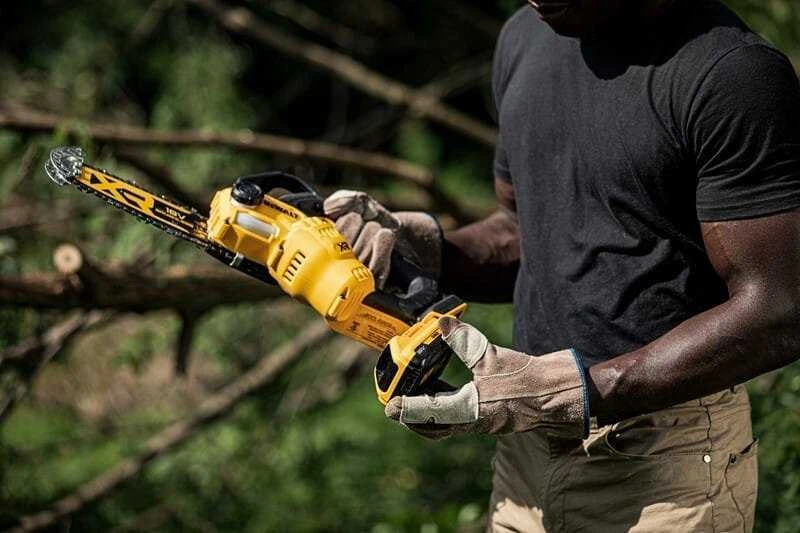 Šakų genėjimo grandininis pjūklas DeWalt DCMPS520P1-QW; 18 V; 1x5,0 Ah akum.