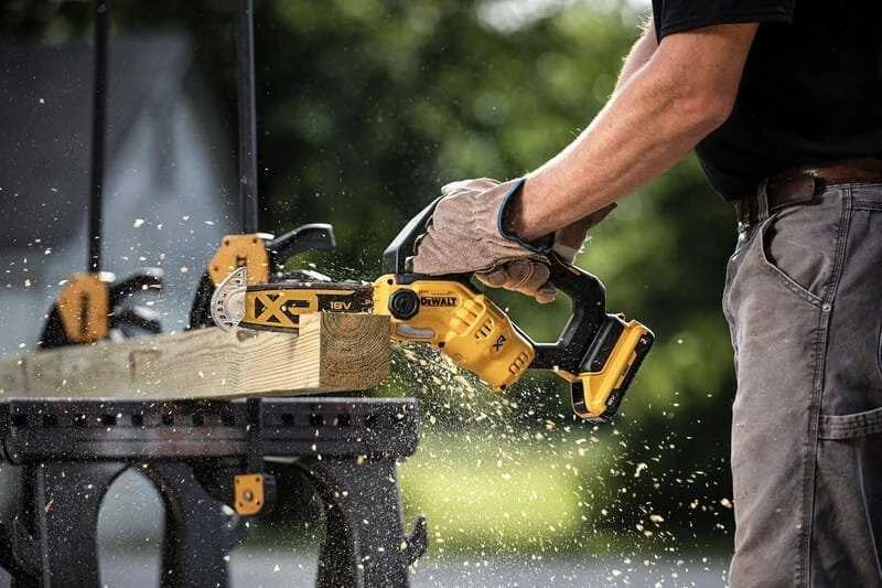 Šakų genėjimo grandininis pjūklas DeWalt DCMPS520P1-QW; 18 V; 1x5,0 Ah akum.