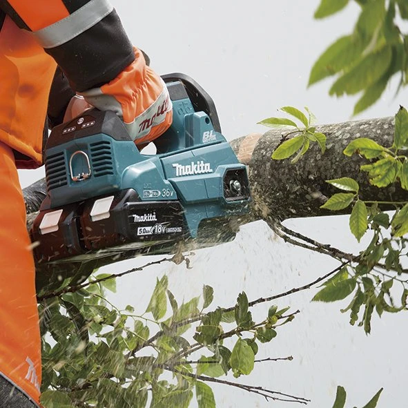 Makita DUC306Z Akumuliatorinis grandininis pjūklas, 2 x 18 V, BL variklis 300 mm, 20 m/s. (VIRŠUTINĖ RANKENA) be akumuliatorinio ir krovinio
