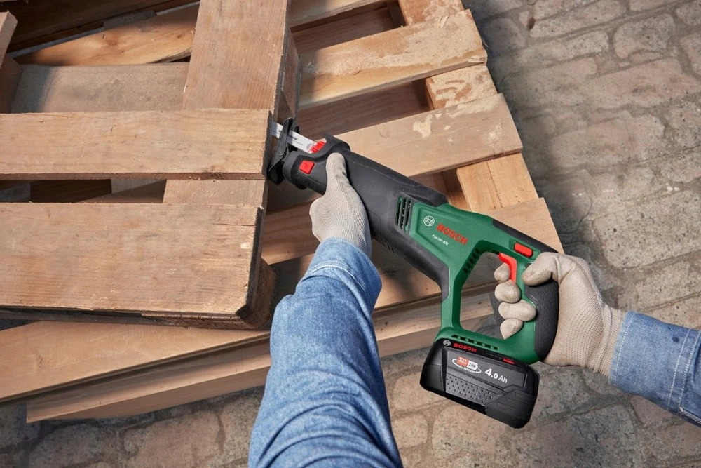 Bosch – BAJONETSAV PSA 18V-200 be akumuliatoriaus ir kroviklio
