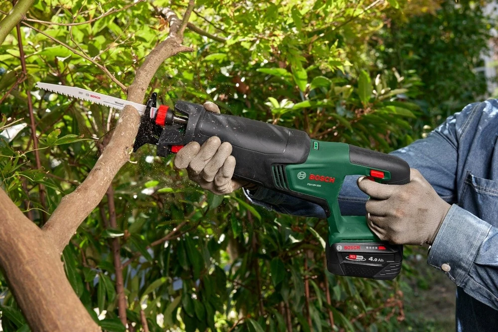 Bosch – BAJONETSAV PSA 18V-200 be akumuliatoriaus ir kroviklio