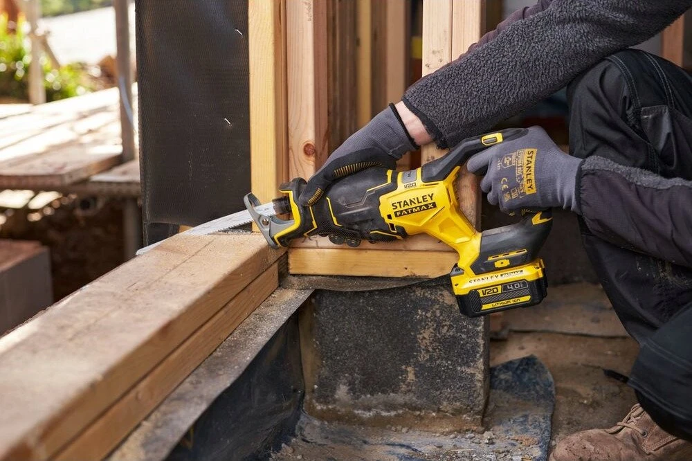 Stanley Fatmax SFMCS311B tiesinis pjūklas 18 V juodas, geltonas