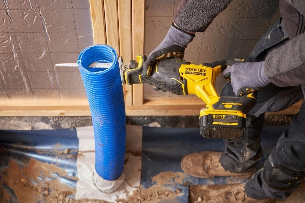 Stanley Fatmax SFMCS311B tiesinis pjūklas 18 V juodas, geltonas