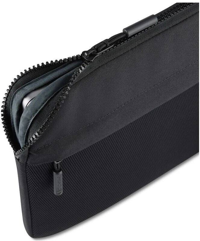 Pipetto Expand dėklas, juodos spalvos – Apple MacBook Pro 14/Air 13.6