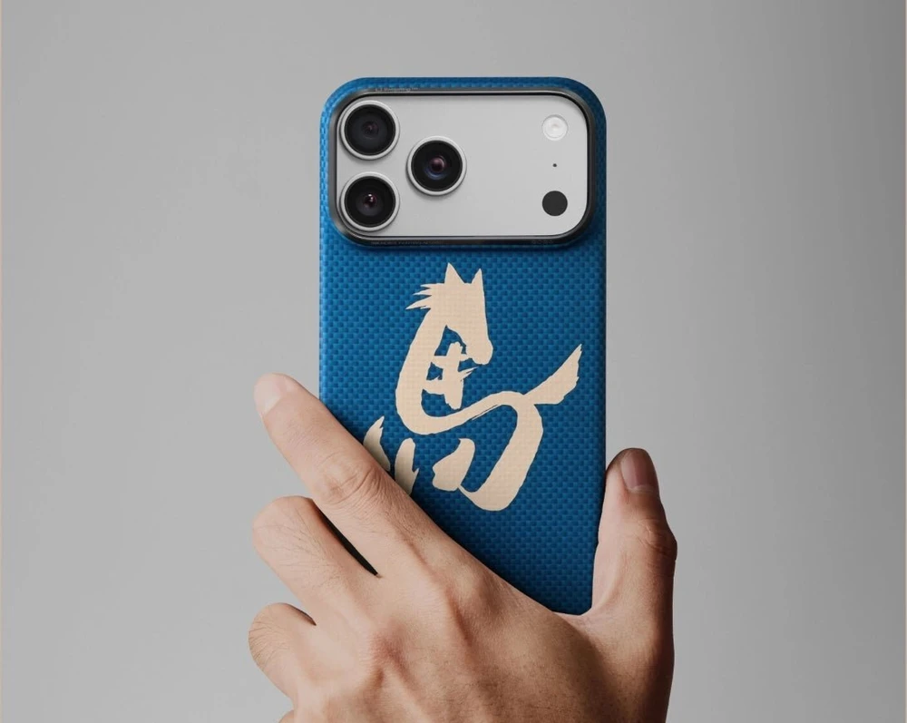 Pitaka Edge dėklas, Ink Horse Cinnabar – iPhone 17 Pro Max