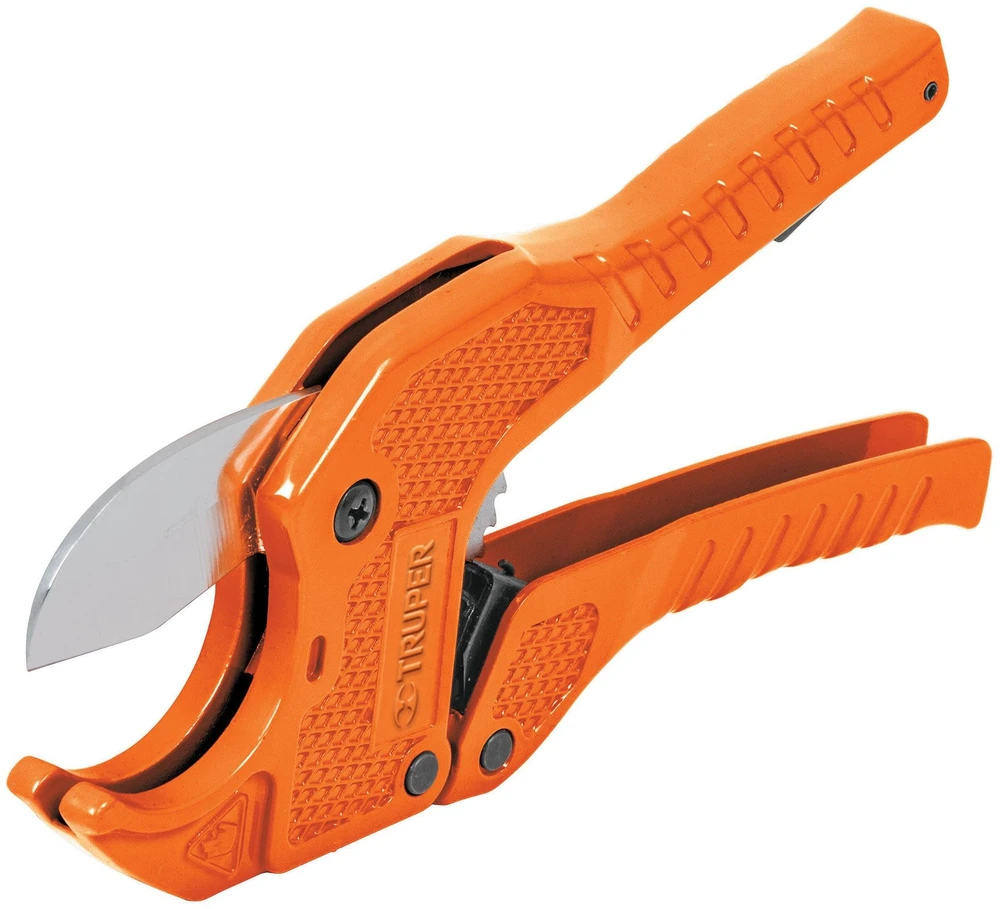 Plastikinių vamzdžių žirklės . Tvirtas metalinis korpusas, nerūdijančio plieno geležtė. Vamzdžiams iki 41 mm. Terkšlinis mechanizmas Truper®
