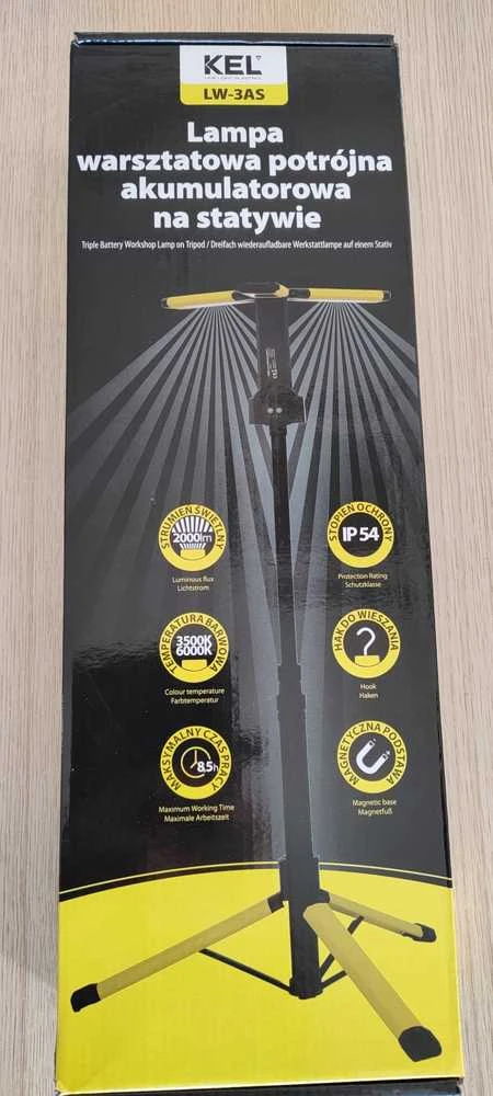 Plastrol Lampa warsztatowa potrójna akumuliatorinė na statywie