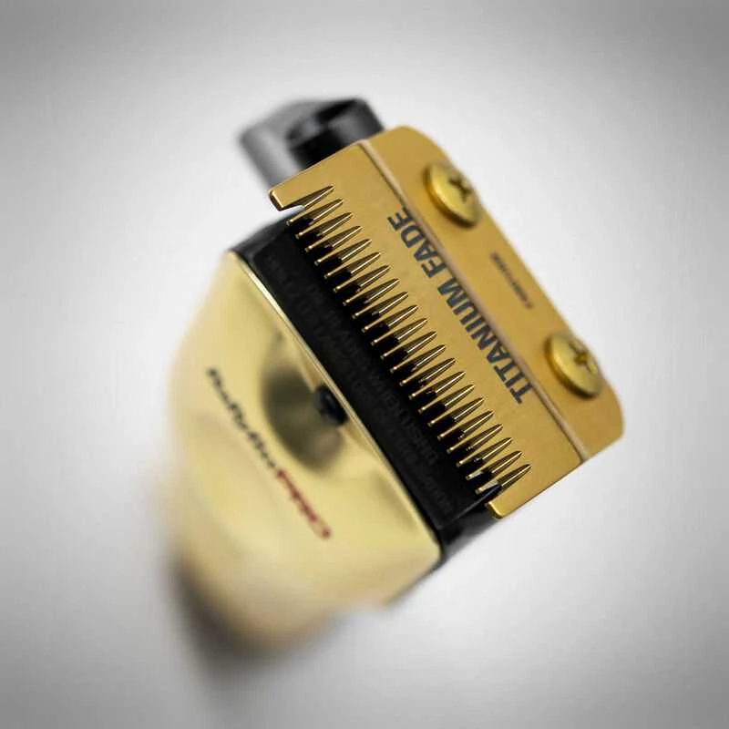 Plaukų ir barzdos kirpimo mašinėlė BaByliss PRO 4 Artists Lo-ProFX Clipper Gold FX825GE, aukso spalvos aprašymas - Prekės nuotrauka