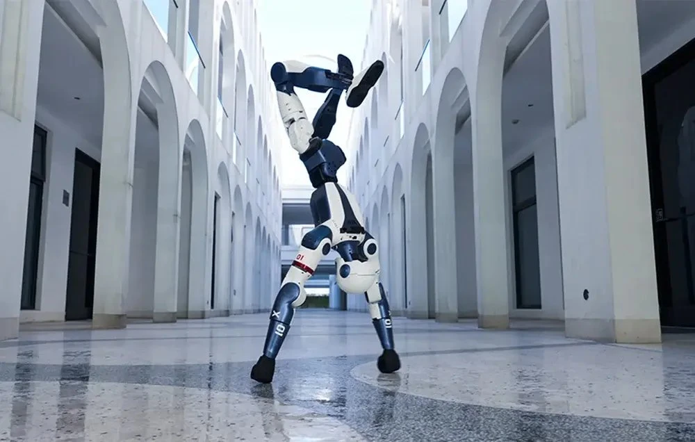 Plus Plus Robot humanoidalny UNITREE R1 Edu Smart - Rational Guardian