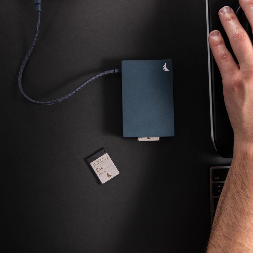 Angelbird 2TB CFexpress B kortelė su skaitytuvu