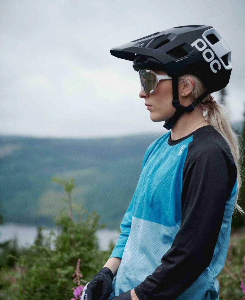 POC Kortal Race MIPS Juodas