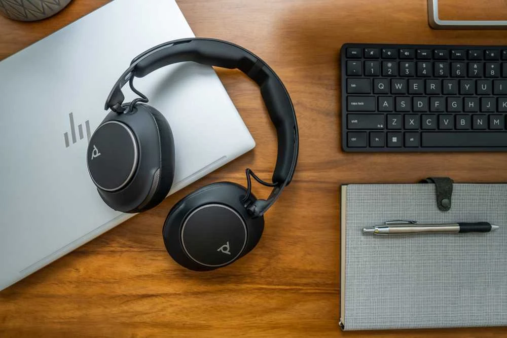 Poly Voyager Surround 80 UC Microsoft Teams Certified USB-C Ausinės +USB-C/A Adapteris