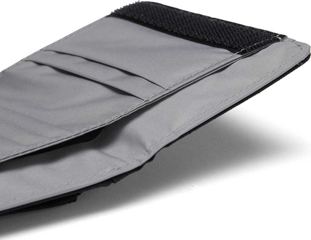 „Pacsafe“ RFID sulankstoma piniginė – juoda