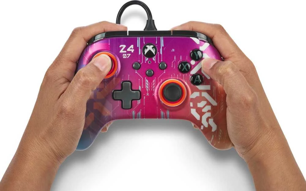 Power A „PowerA“ patobulintas laidinis valdiklis – „Cyber Style“ („XBOX X/S“)