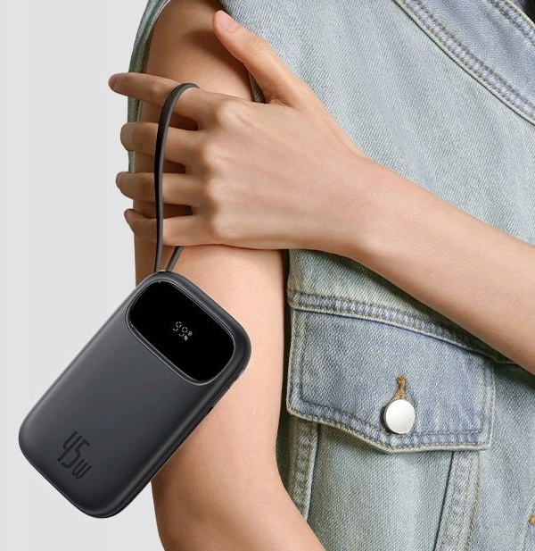 Baseus EnerFill FC31 20000mAh 45W išorinė baterija su ekranu, USB-C ir „Lightning“ laidais - Juodas