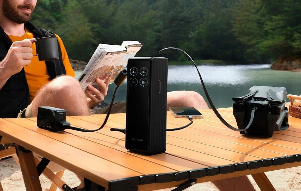 „EcoFlow RAPID“ išorinė baterija 25000 mAh, 170 W (su integruotais 100 W laidais).