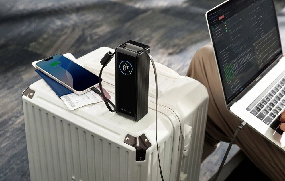 „EcoFlow RAPID“ išorinė baterija 25000 mAh, 170 W (su integruotais 100 W laidais).