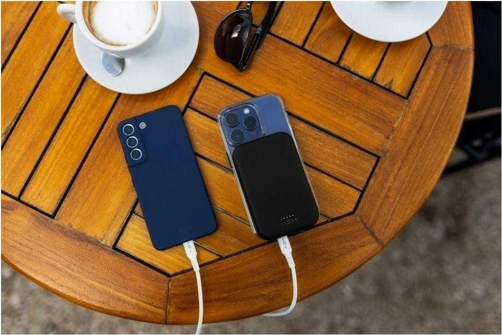 Fixed Fiksuotas | MagZen (2 kartos) su belaidžiu įkrovimu ir MagSafe palaikymu Power bank | FIXZENM2-10-BK | 10000 mAh | USB-C: 5 V / 2 A, 9 V / 2,22 A, 12 V / 1,67 A (maks. 20 W) | Juodas