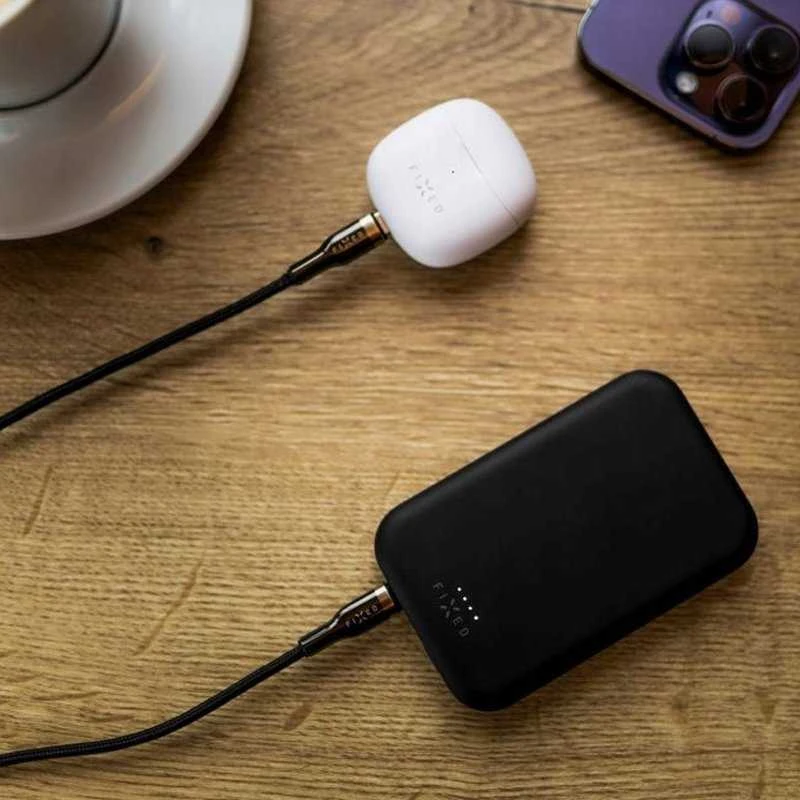 Fixed Fiksuotas | MagZen (2 kartos) su belaidžiu įkrovimu ir MagSafe palaikymu Power bank | FIXZENM2-10-BK | 10000 mAh | USB-C: 5 V / 2 A, 9 V / 2,22 A, 12 V / 1,67 A (maks. 20 W) | Juodas