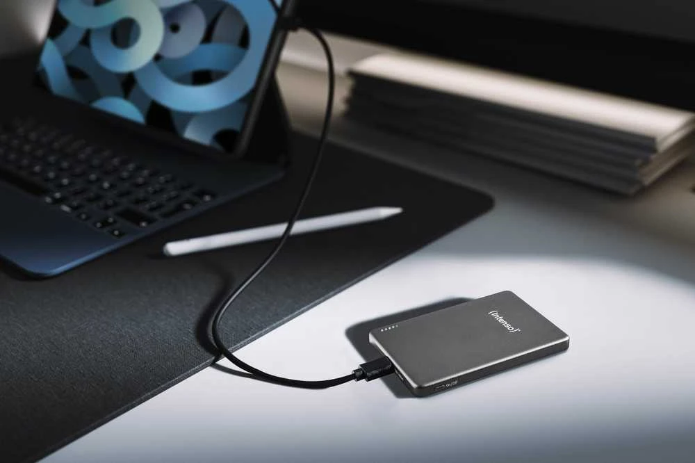 „Intenso Powerbank MW5000“ pilka 5000 mAh magnetinė belaidė baterija