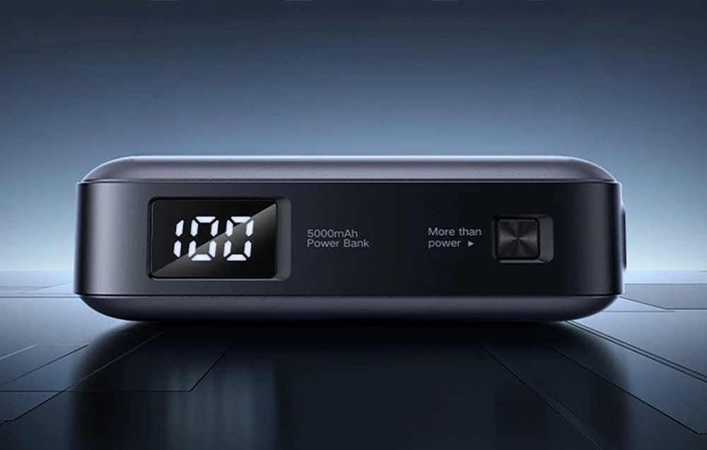 Nešiojama išorinė baterija UGREEN PB503, 5000 mAh 22,5 W, su integruotu USB-C kištuku
