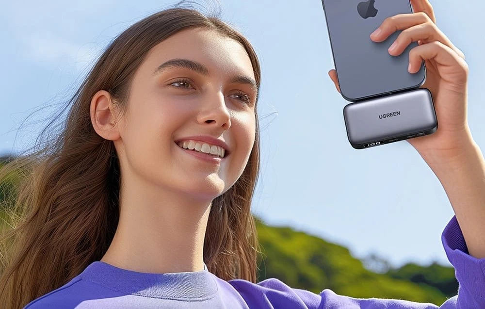 Nešiojama išorinė baterija UGREEN PB503, 5000 mAh 22,5 W, su integruotu USB-C kištuku