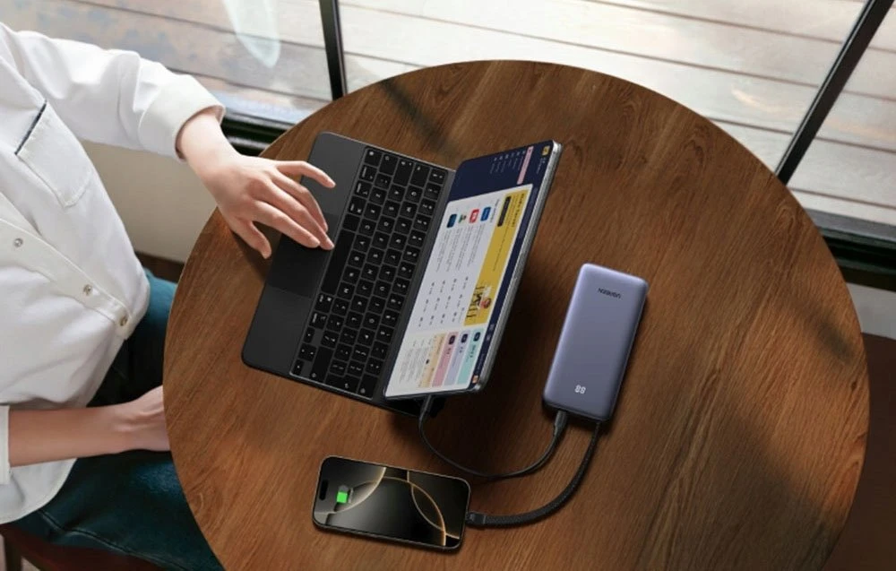 UGREEN nešiojama baterija (Power Bank) 20000mAh, 45W, su integruotu kabeliu, greitasis įkrovimas
