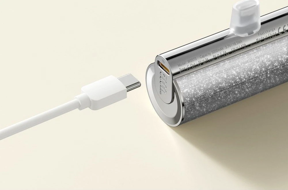 Nešiojamoji baterija Veger PlugOn (W0573) PD QC3.0 2,4A 12W 5000 mAh su integruota USB C jungtimi, sidabrinis