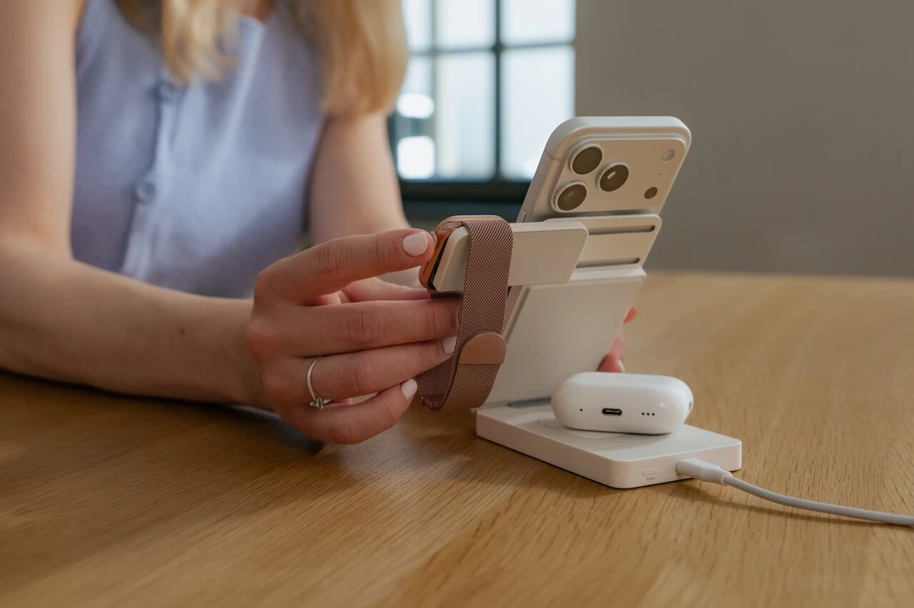 „Verbatim Charge ‘n’ Go Qi2 3-in-1“ magnetinė belaidė išorinė baterija, 10000 mAh, USB-C, Baltas