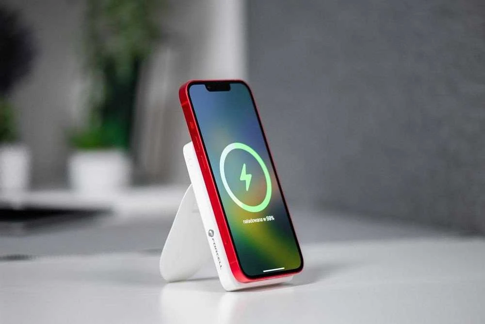Nešiojamoji baterija, suderinama su „MagSafe Forcell F-Energy MagStand F10K2 QC3.0 PD 5A 20W 10000 mAh baltas“