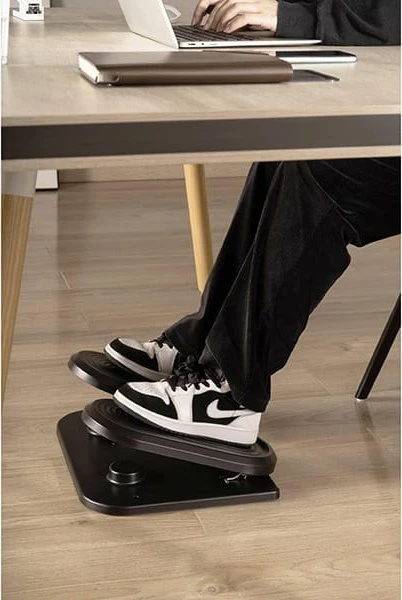 Powerton ERGO STEPPER ergonomiškas kojų atramos pagrindas, juodas