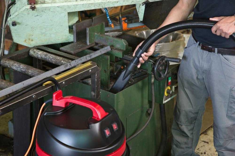 Dulkių Siurblys - Nilfisk Viper LSU255-EU, 2 Varikliai, 55 L, Juodas/Raudonas/Nerūdijančio Plieno
