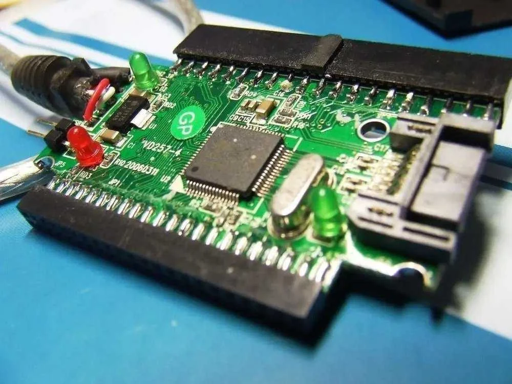 „PremiumCord“ – USB 2.0 IDE + SATA ryšys su „Cavi“ ir „Rete“ maitinimo šaltiniu