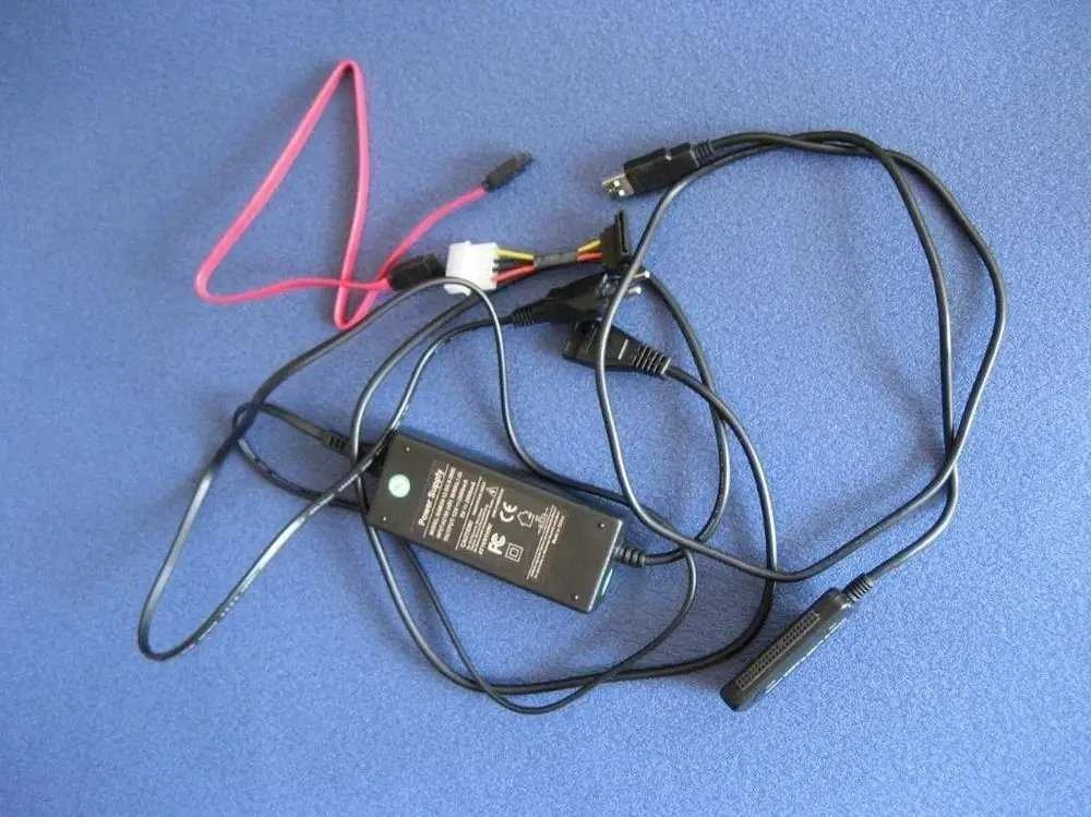 „PremiumCord“ – USB 2.0 IDE + SATA ryšys su „Cavi“ ir „Rete“ maitinimo šaltiniu