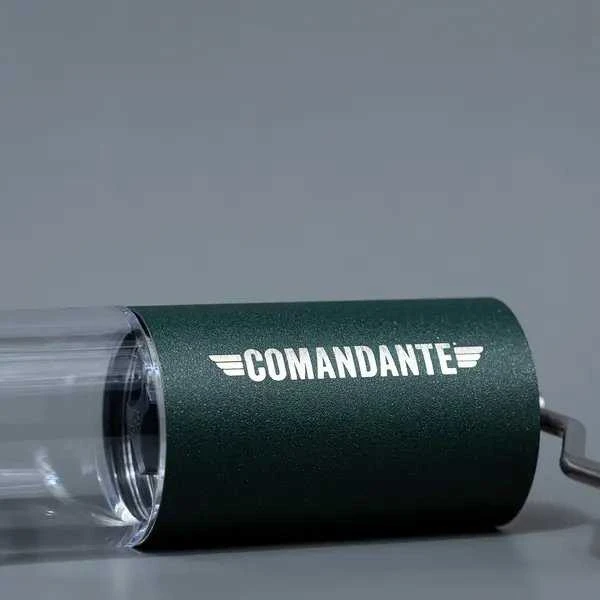 Rankinė kavos malūnėlis Comandante C40 MK4