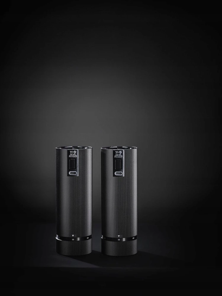 Peugeot „Line Night Electric U'SELECT“ juodas kilimėlis 15 cm