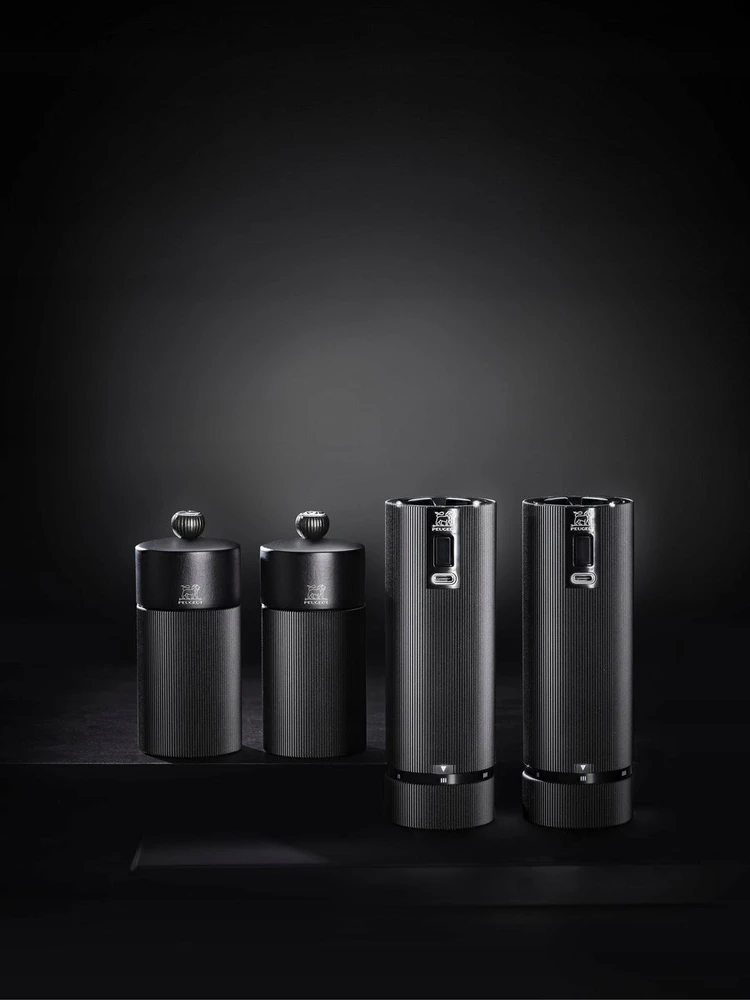 Peugeot „Line Night Electric U'SELECT“ juodas kilimėlis 15 cm