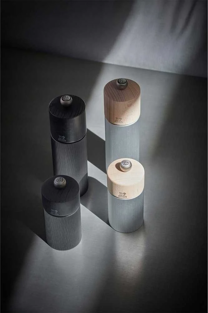 Peugeot Pepper grinder, 18 cm, Dark Carbone Line