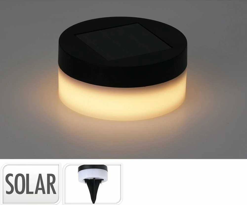 ProGarden Lamp Saulės sodo lempa įsmeigta į žemę.