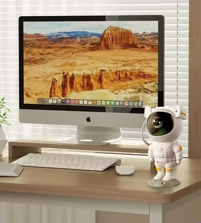 Projektorius lampka nocna astronauta