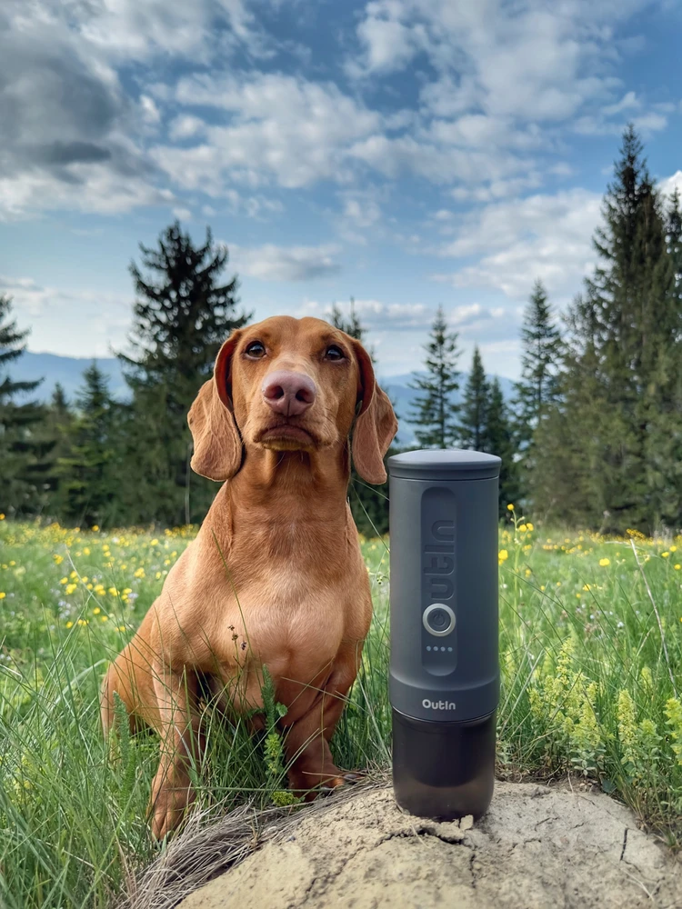 Outin Nano 7500 mAh nešiojamasis kavos virimo aparato rinkinys (pilkas) + apsauginis dėklas