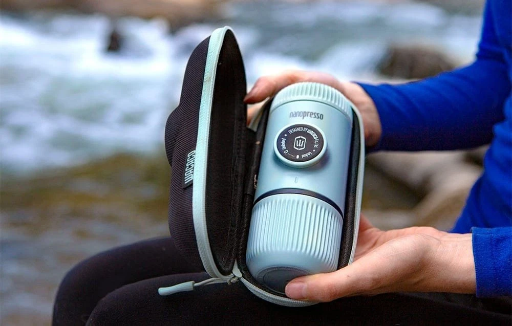 Rankinis maltos kavos aparatas su dėklu Wacaco Nanopresso, Mėlynas