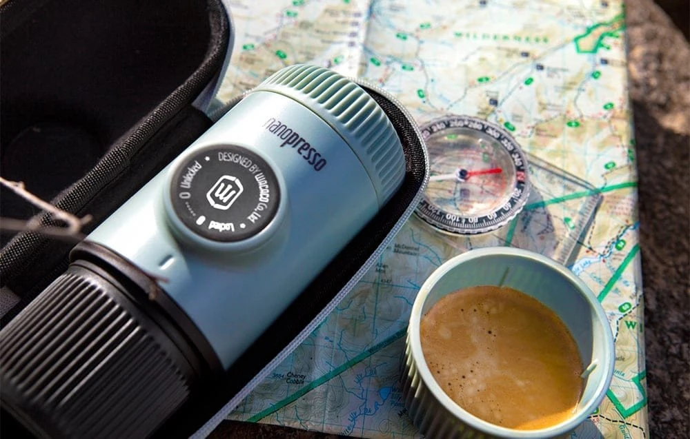 Rankinis maltos kavos aparatas su dėklu Wacaco Nanopresso, Mėlynas