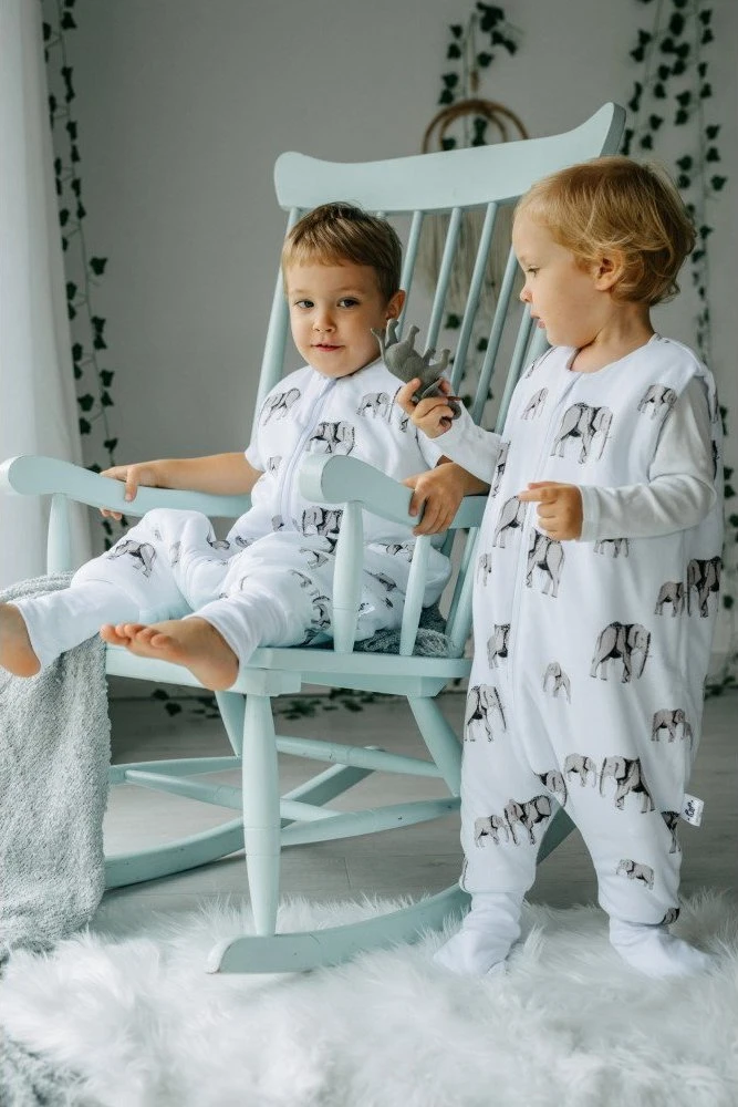 PULP BAMBOO Baby miegmaišis su 2 TOG kojelėmis - Dideli drambliai - nuo 2l iki 4l