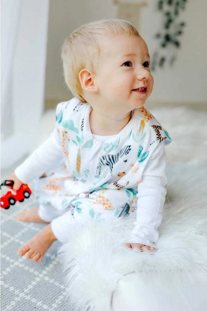 PULP BAMBOO Baby miegmaišis su 2 TOG kojinėmis - SPALVOTAS SAFARI nuo 6m iki 2,5l