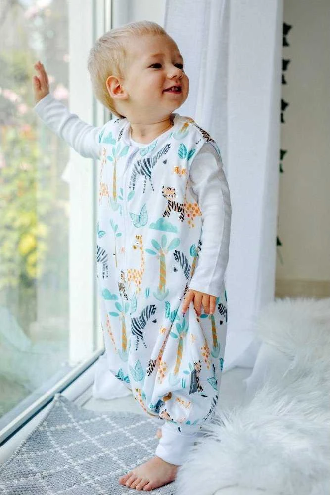 PULP BAMBOO Baby miegmaišis su 2 TOG kojinėmis - SPALVOTAS SAFARI nuo 6m iki 2,5l