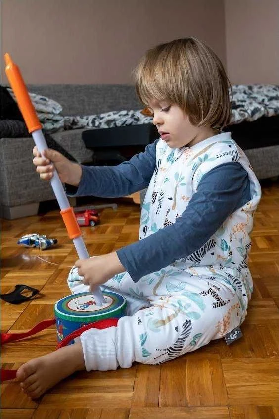 PULP BAMBOO Baby miegmaišis su 2 TOG kojinėmis - SPALVOTAS SAFARI nuo 6m iki 2,5l
