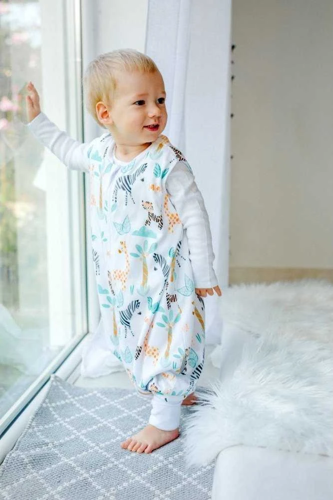 PULP BAMBOO Baby miegmaišis su 2 TOG kojinėmis - SPALVOTAS SAFARI nuo 6m iki 2,5l